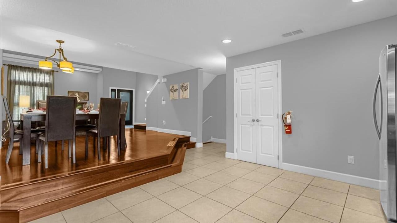 Luxurious 4Br Townhome - 5 Minutes From Disney Orlando Exterior photo